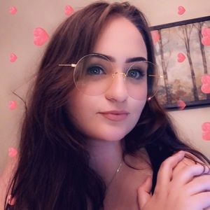 Meet your Posher, Ashlyn